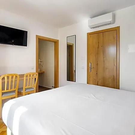 Hostel Forest -