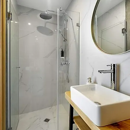 Forest - Hostel Leiria