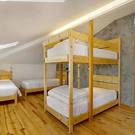 Hostel Forest - *