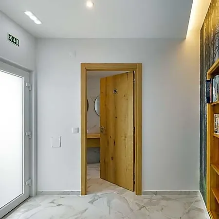 Hostel Forest - *